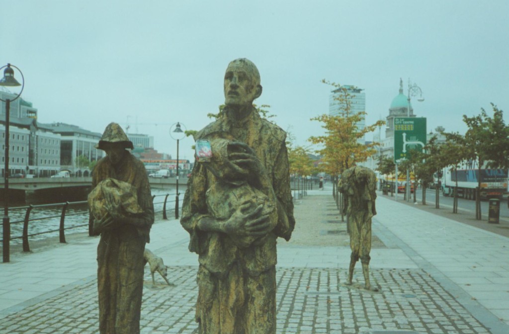 Ire Dublin Potato Famine Statue